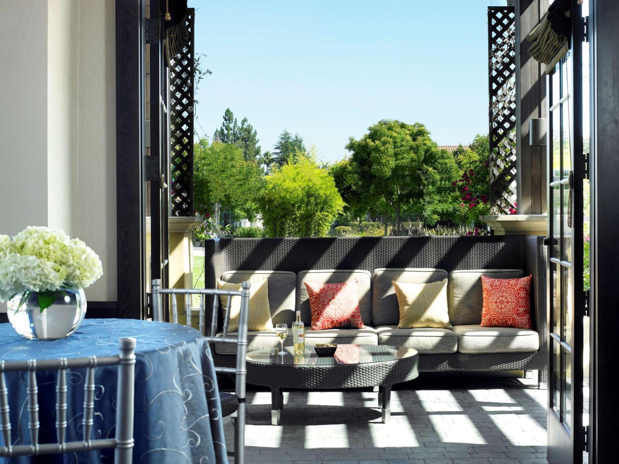 Juniper Hotel Cupertino, Curio Collection By Hilton Exterior foto